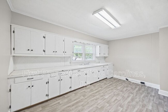 Building Photo - 103 Culp St