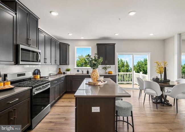 Building Photo - 35 E Front St