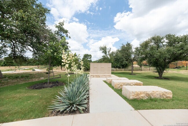 Building Photo - 1609 Ranch House