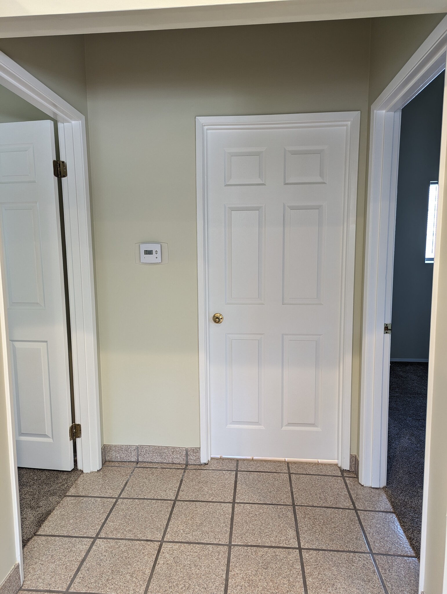 Building Photo - 5440 Topeka Dr