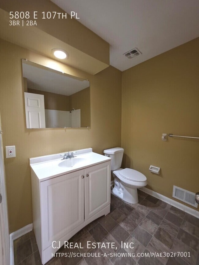 Building Photo - 5808 E 107th Pl