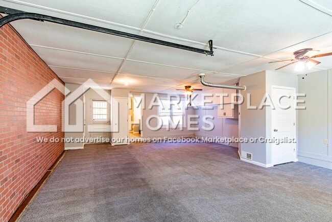 Building Photo - 3301 Brewer Dr