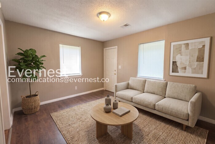 Building Photo - 1858 17th Ct N