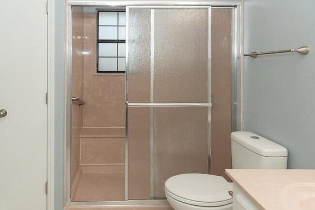 Building Photo - 511 Woodland Park Cir