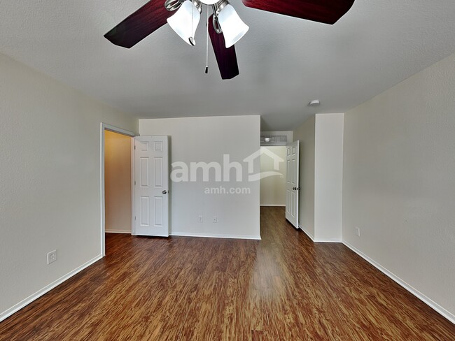 Building Photo - 15445 W Cameron Dr