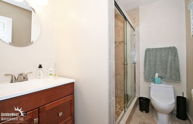 Building Photo - Stylish 3Bdm 2Ba Home in Cardiff by the Sea!