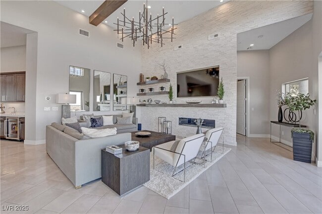 Building Photo - 6300 Clovis Point St