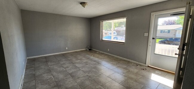 Building Photo - Long Realty & Property Management - Dual K...