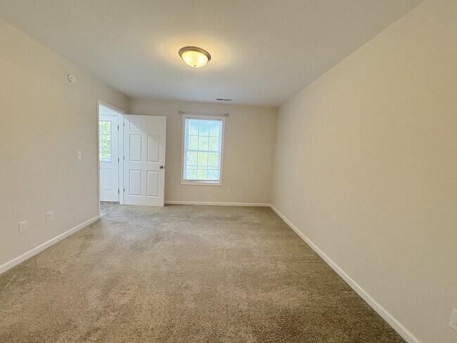 Building Photo - 6 Jackmia Way