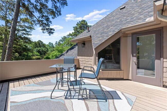 Building Photo - 459 Atlanta Country Club Dr