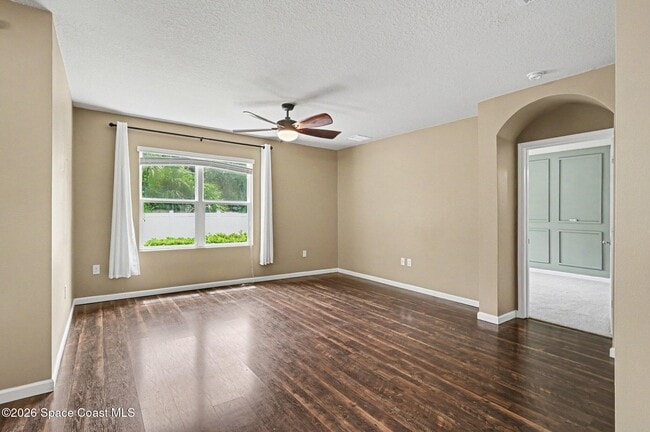 Building Photo - 2650 Falcon Ln