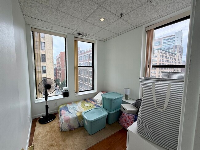 Building Photo - 72 Kneeland St