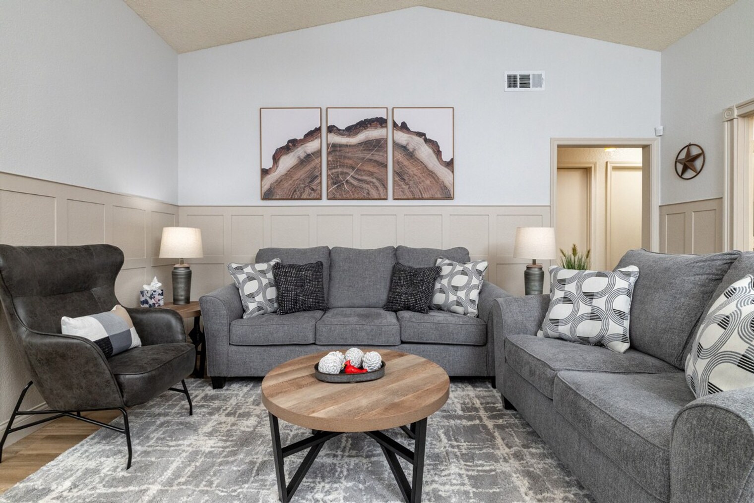 Building Photo - 8421 Willow Creek Dr