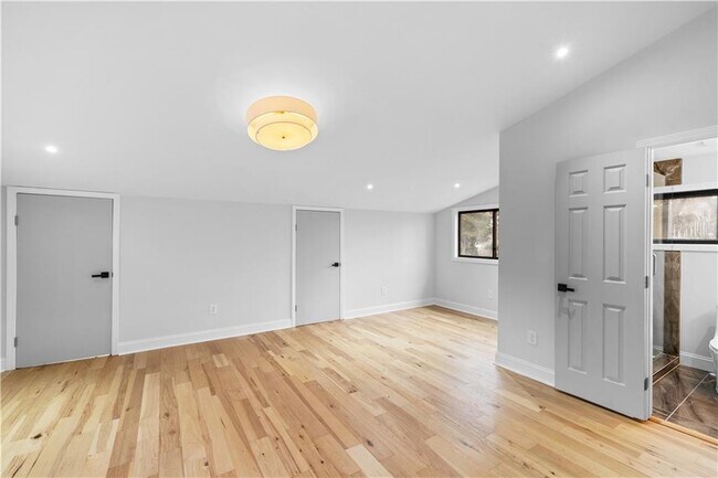 Building Photo - 1217 Fairfield Drive