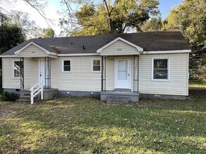 Building Photo - 204 Sunset Ct