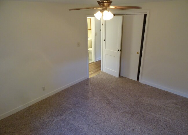 Master bedroom - 3 Neillian St