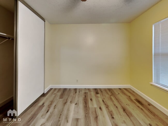 Building Photo - 9023 Mountain Field Dr
