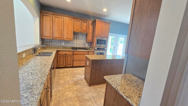 Building Photo - 7716 Watermark Ln S
