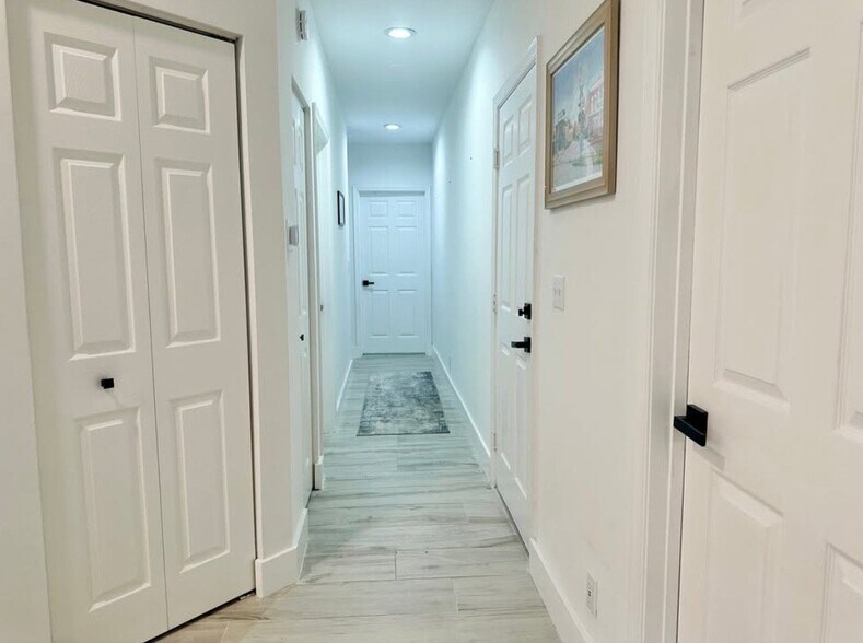 Building Photo - 1813 Wood Fern Dr
