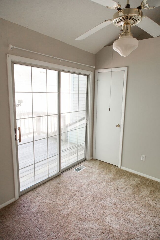 Building Photo - Enjoy Freshly Painted Open Floor Plan!