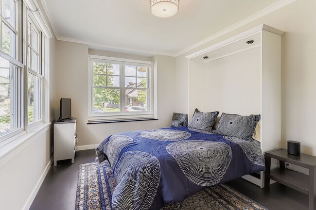 Building Photo - Beautiful Fully Furnished New Build in Newlands