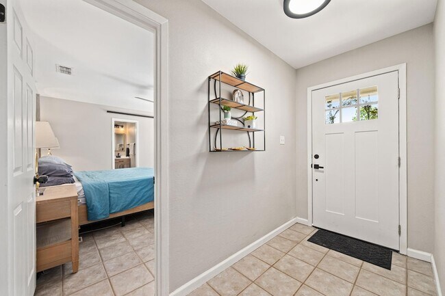 Building Photo - 11506 Pyreneese Dr