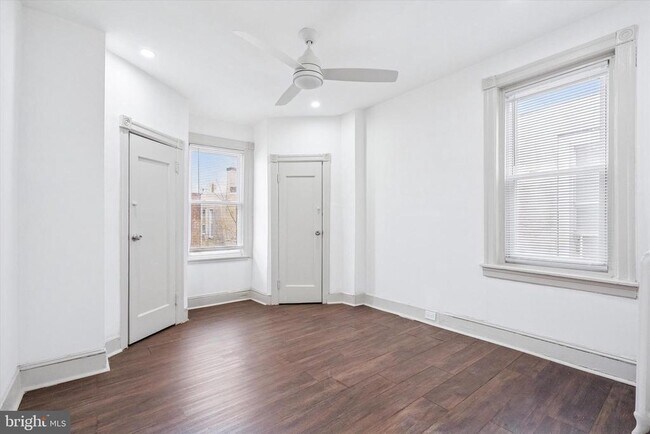 Building Photo - 5551 Addison St