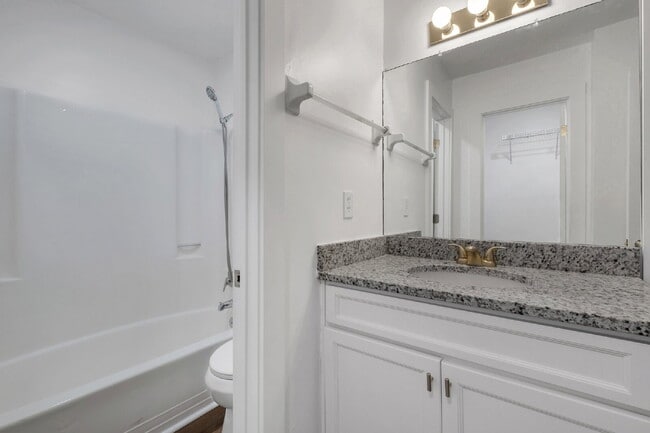 Building Photo - 2 bed/ 2 bath near Apalachee Pkwy!