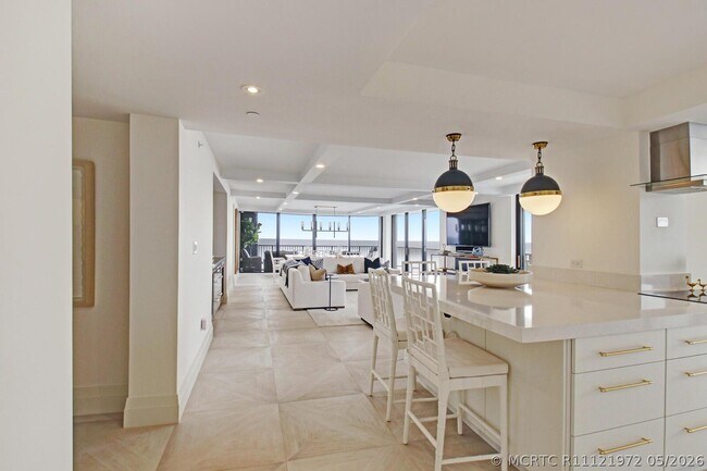 Building Photo - 400 S Beach Rd