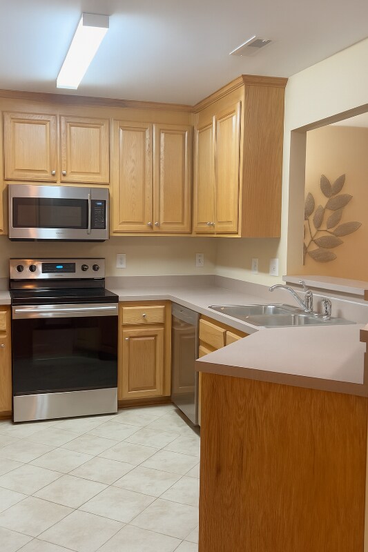 Building Photo - 2221 Mountain Mist Ct