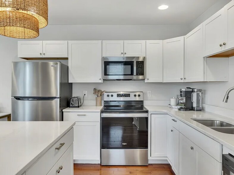 Building Photo - 1023 Maxwell Ave