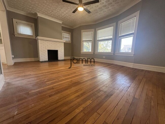 Building Photo - 2121 Carabel Ave