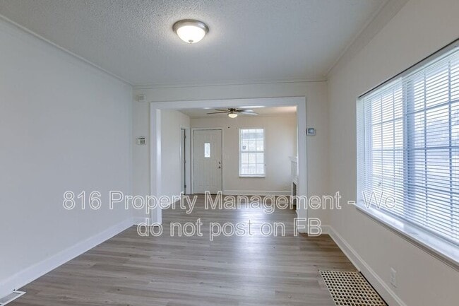 Building Photo - 6215 S Benton Ave