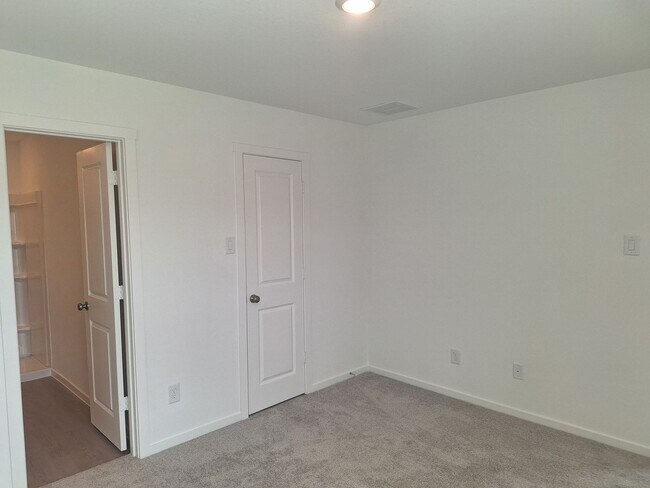 Building Photo - 15009 Bushwacker Wy