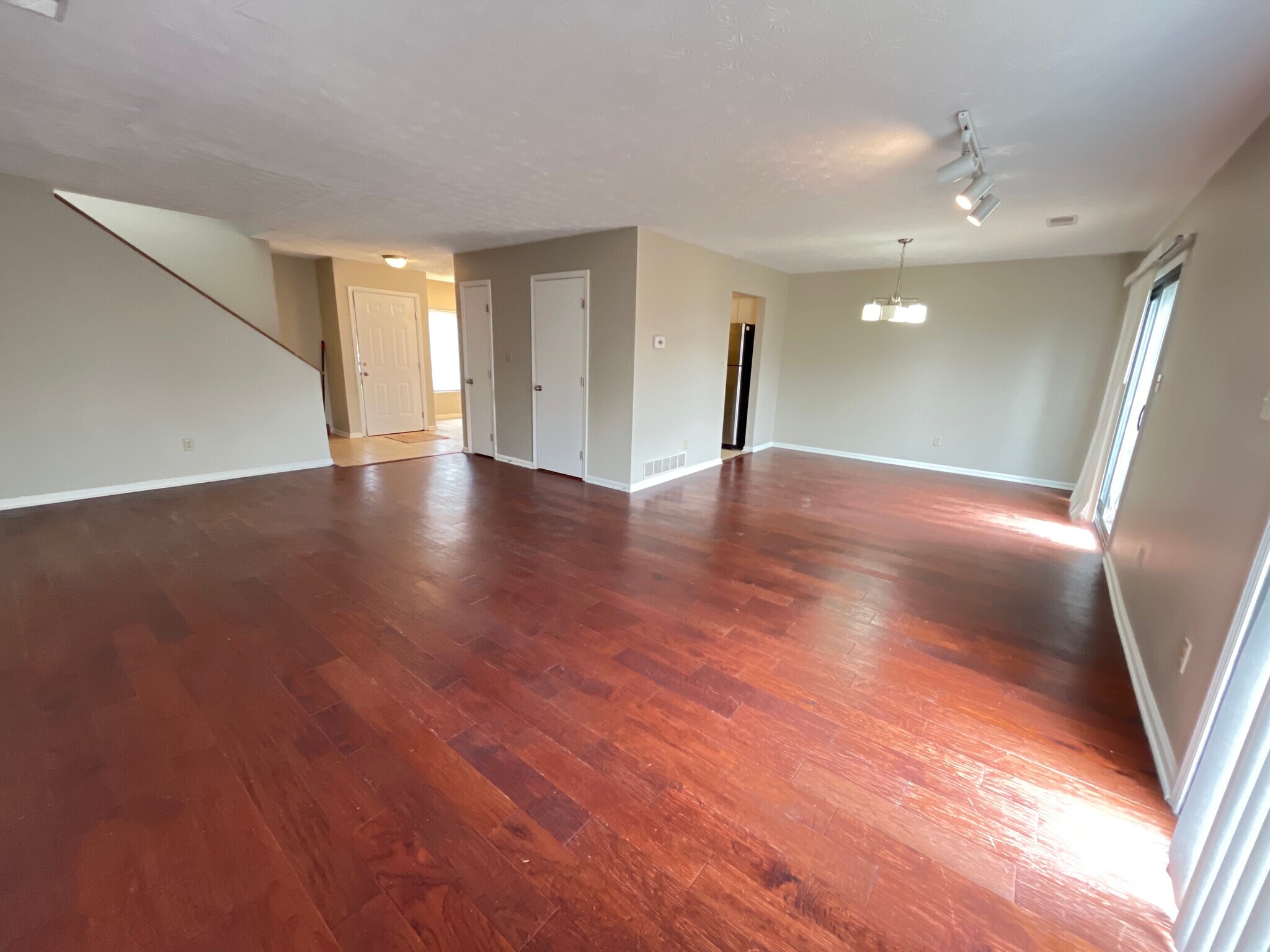 Building Photo - 3660 Walden Dr