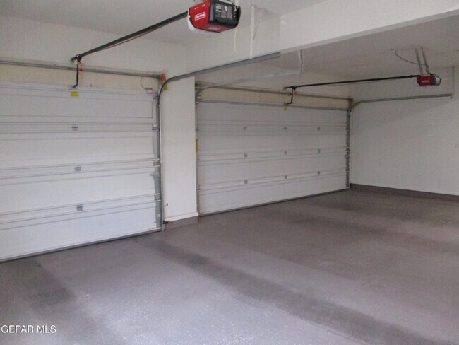 Building Photo - 2030 Paseo Del Prado Dr
