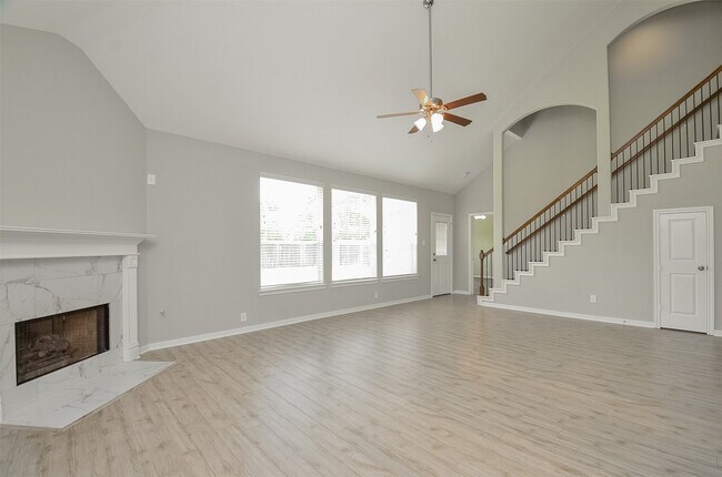 Building Photo - 23751 River Pl Dr