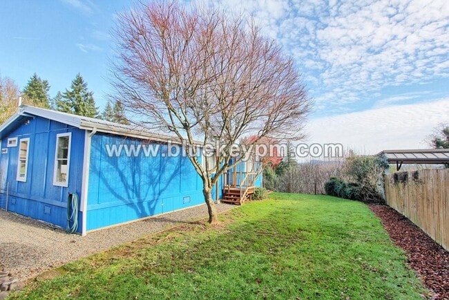 Building Photo - 2 Bed, 2 Bath Home with View of MT. Hood in Oregon City
