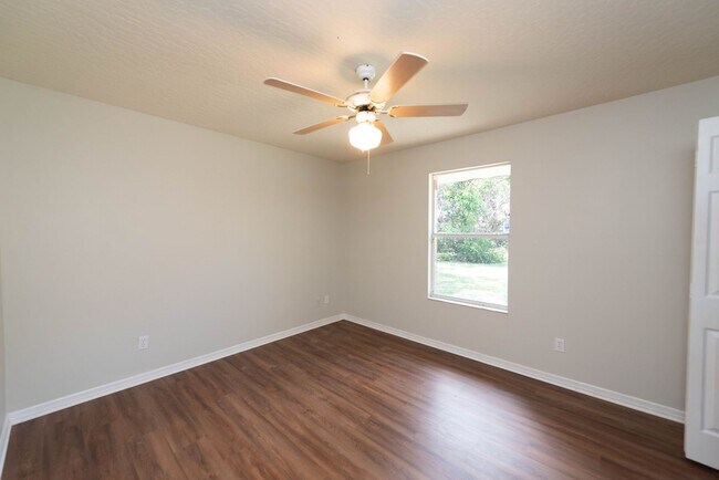 Building Photo - 1236 Buffing Cir SE
