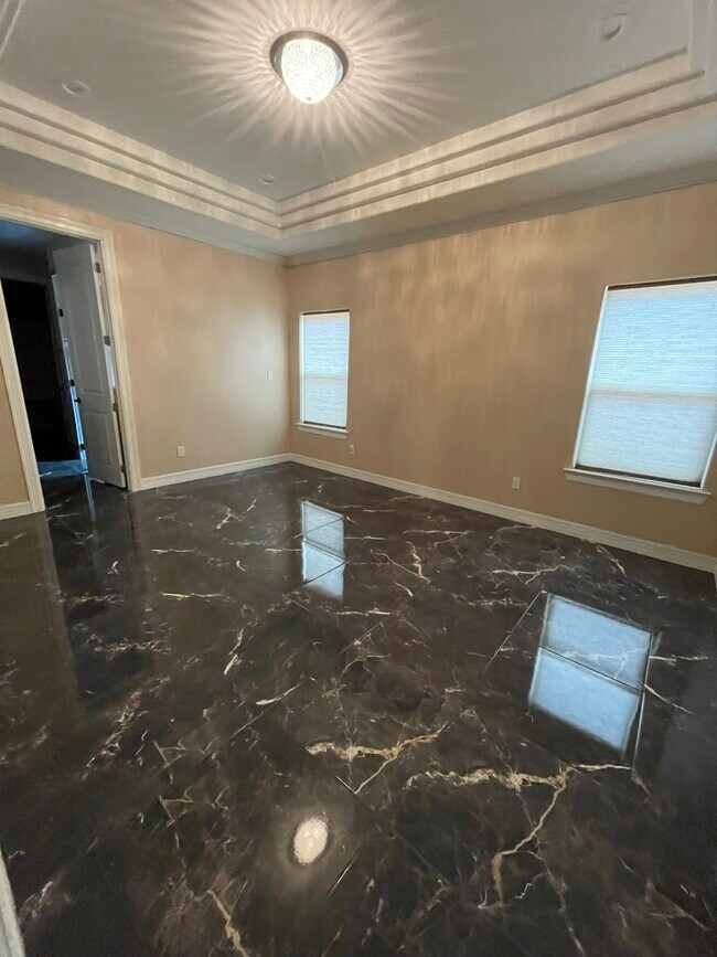 Building Photo - 5451 Cypress Creek