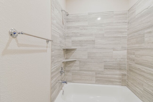 Building Photo - 15786 Cottonwood Dr