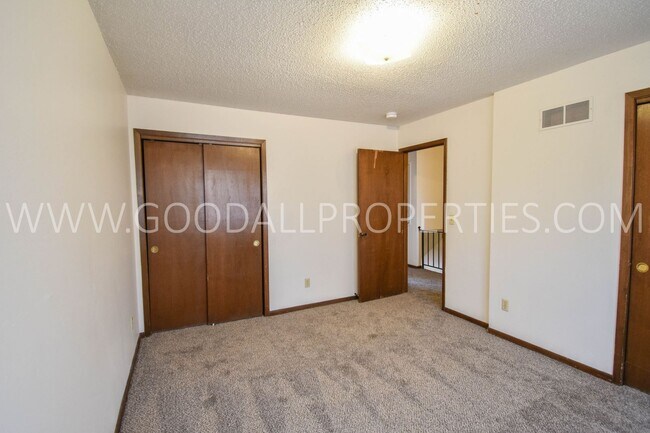 Building Photo - MOVE IN SPECIAL! $200 off your first month...