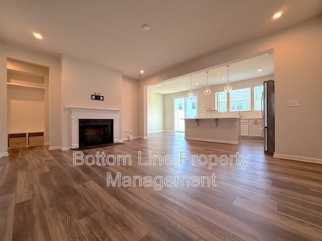 Building Photo - 15622 Little Bluestem St
