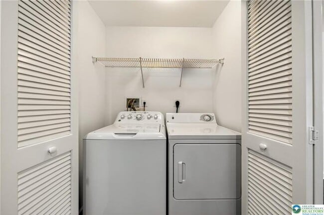 Building Photo - 4596 Jasmine Dr