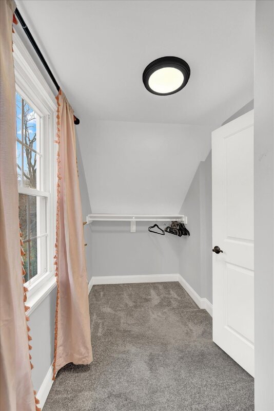 Building Photo - 10523 Howard Ave