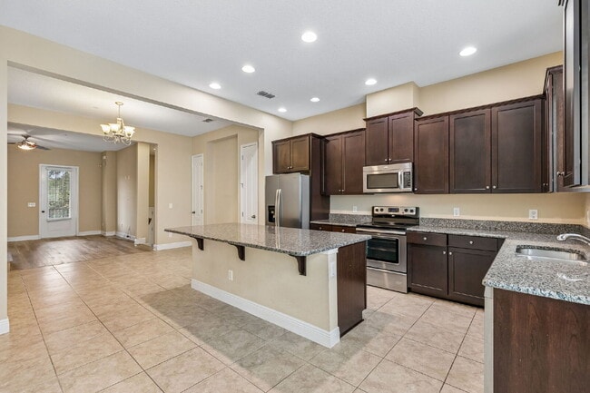 Building Photo - Your Spacious Lake Mary Home Awaits | 4BR, 3.5BA & Resort Amenities
