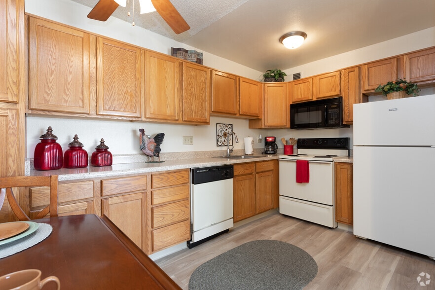 Primary Photo - Hidden Gem- 1 & 2 bedroom apartments