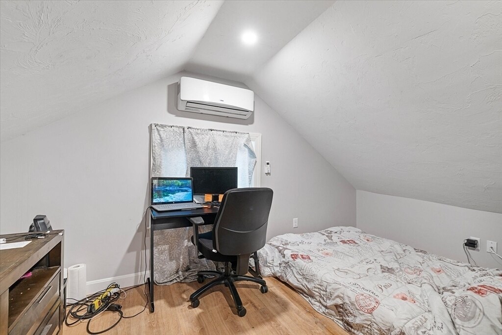 Building Photo - 19 Highland Ter