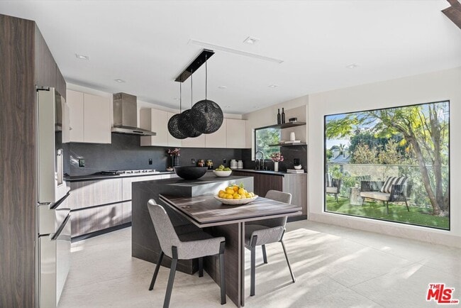 Building Photo - 2301 Donella Cir