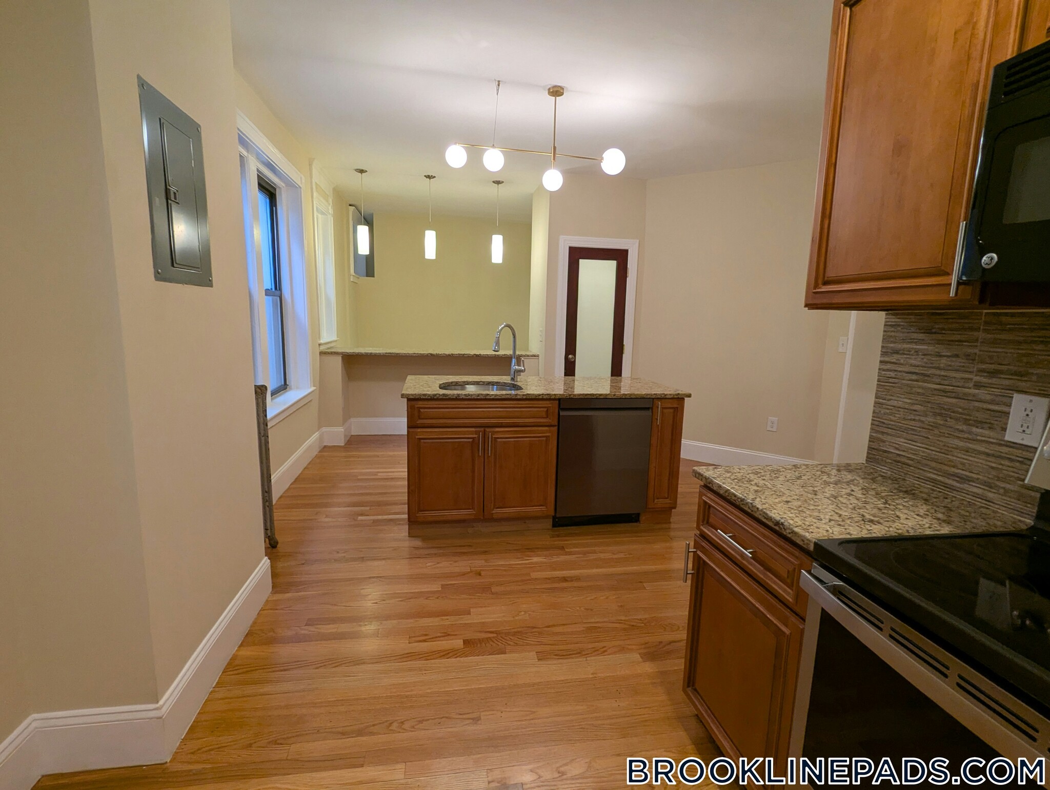 Building Photo - 184 St Paul St